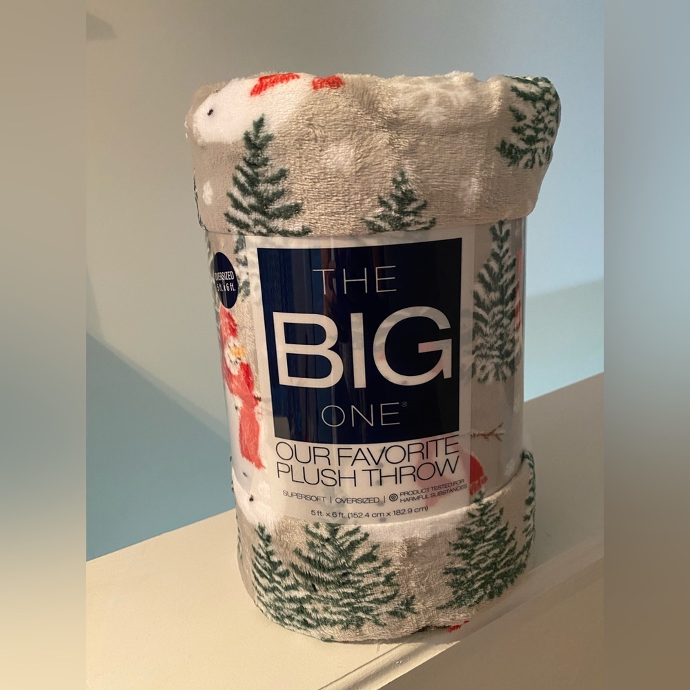 The Big One Holiday Plush Throw - White and Green Trees Snowman NWT Christmas